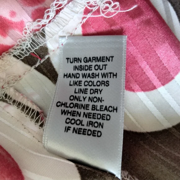 Soft by Avenue Geometric Print Blouse Size 18/20 3/4 Sleeve Brown Red White - Picture 8 of 11